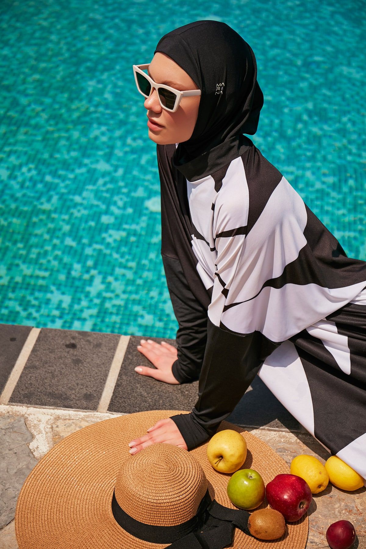 Çiçekli Siyah Tam Kapalı Tesettür Mayo M2309