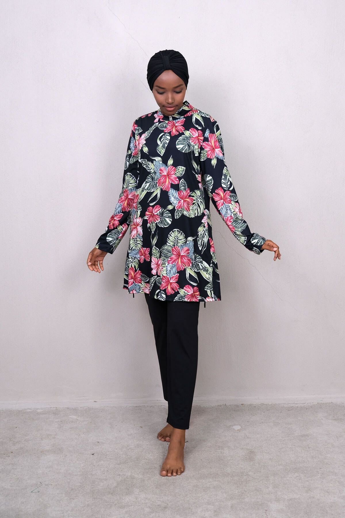 4’lü Siyah Çiçek Desenli Tam Kapalı Tesettür Mayo M2241