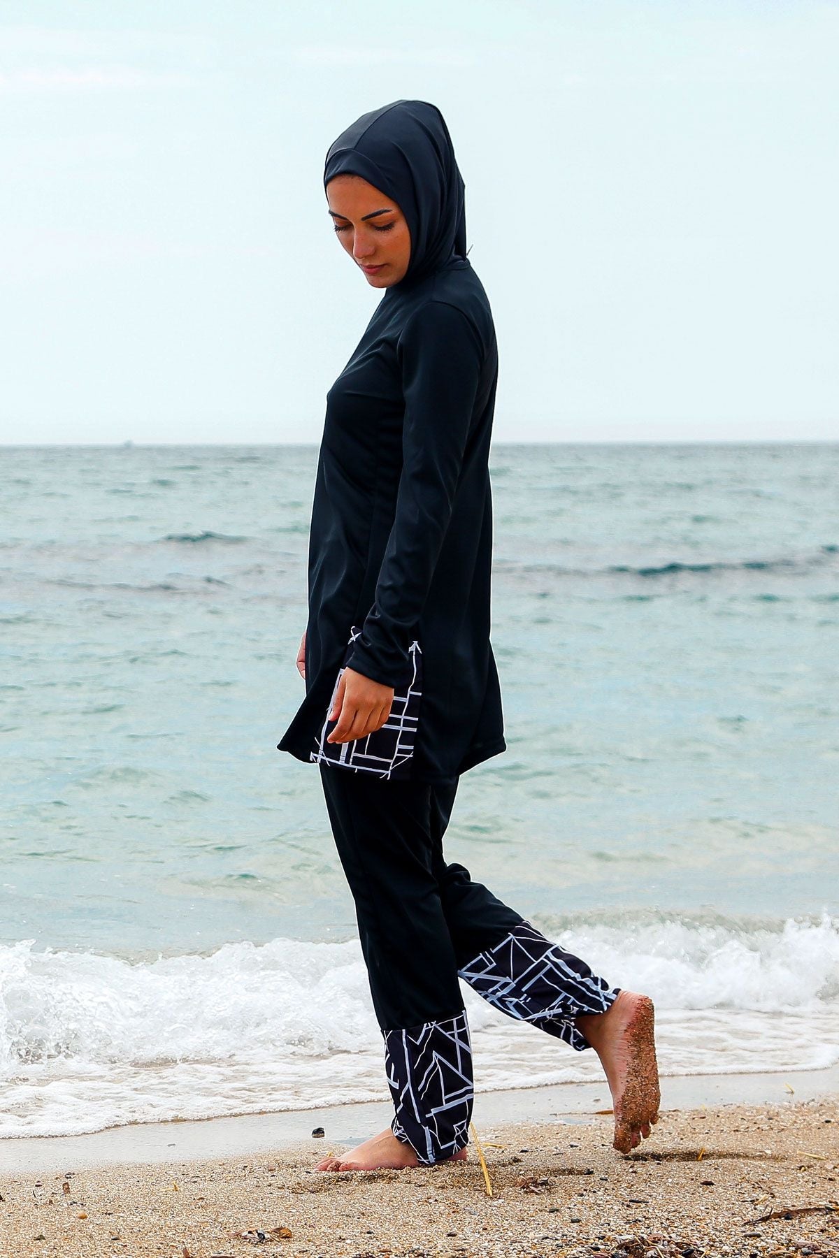 Rivamera 4'lü Siyah Beyaz Desenli Tam Kapalı Tesettür Mayo R1114 Ürün ikincil görseli