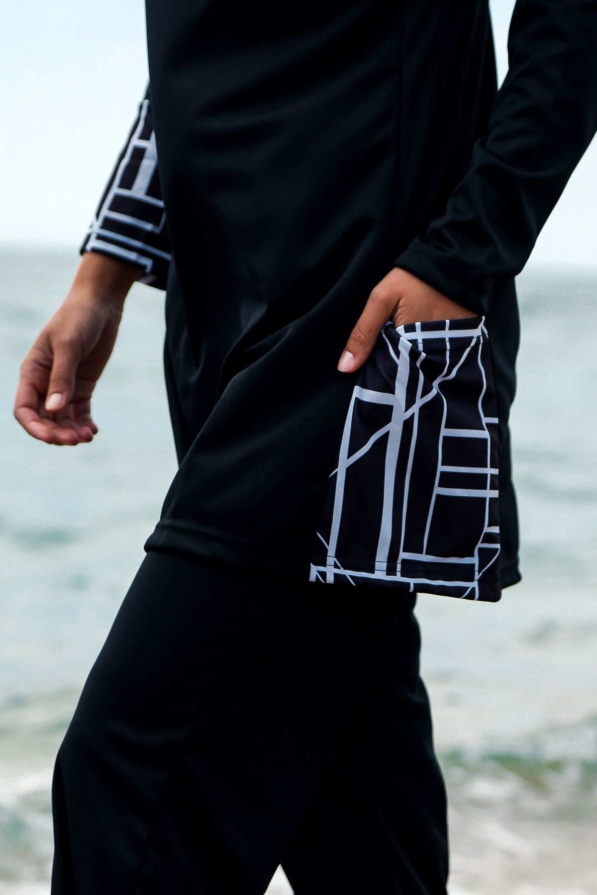 Rivamera 4'lü Siyah Beyaz Desenli Tam Kapalı Tesettür Mayo R1114