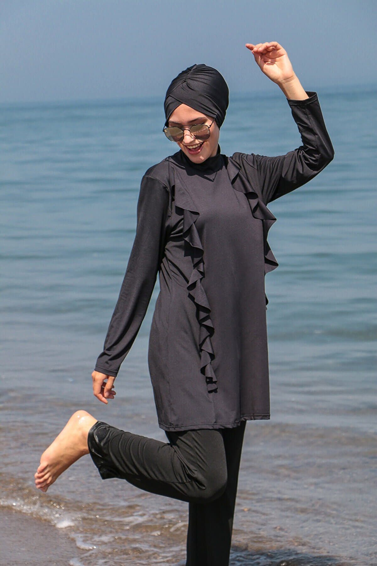 İp Bağlamalı 4'lü Siyah Volan Detaylı Tam Kapalı Tesettür Mayo M2102