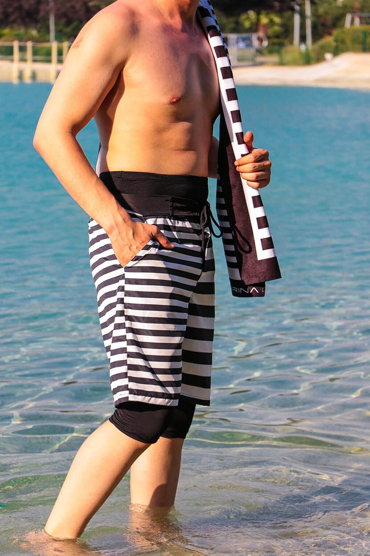 Marina Erkek Siyah Beyaz Çizgili Tesettür Mayo Deniz Şortu S2102