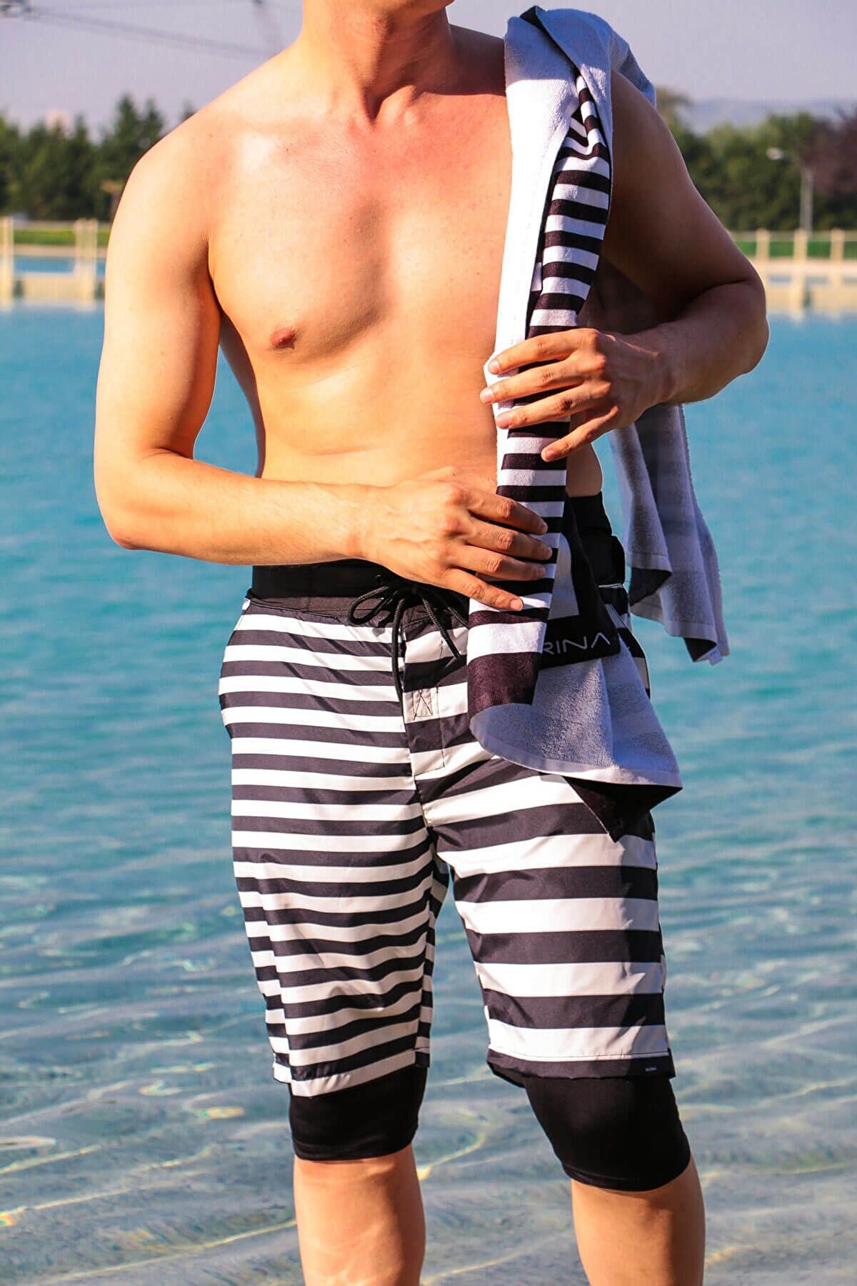 Marina Erkek Siyah Beyaz Çizgili Tesettür Mayo Deniz Şortu S2102