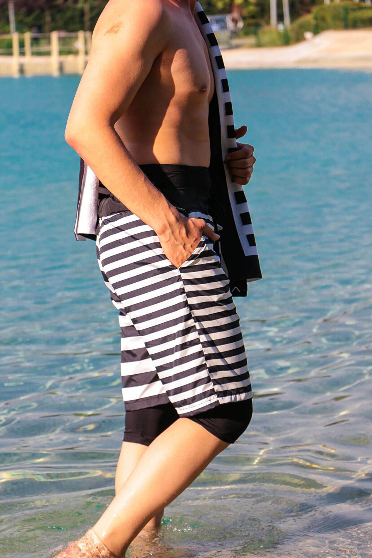 Marina Erkek Siyah Beyaz Çizgili Tesettür Mayo Deniz Şortu S2102