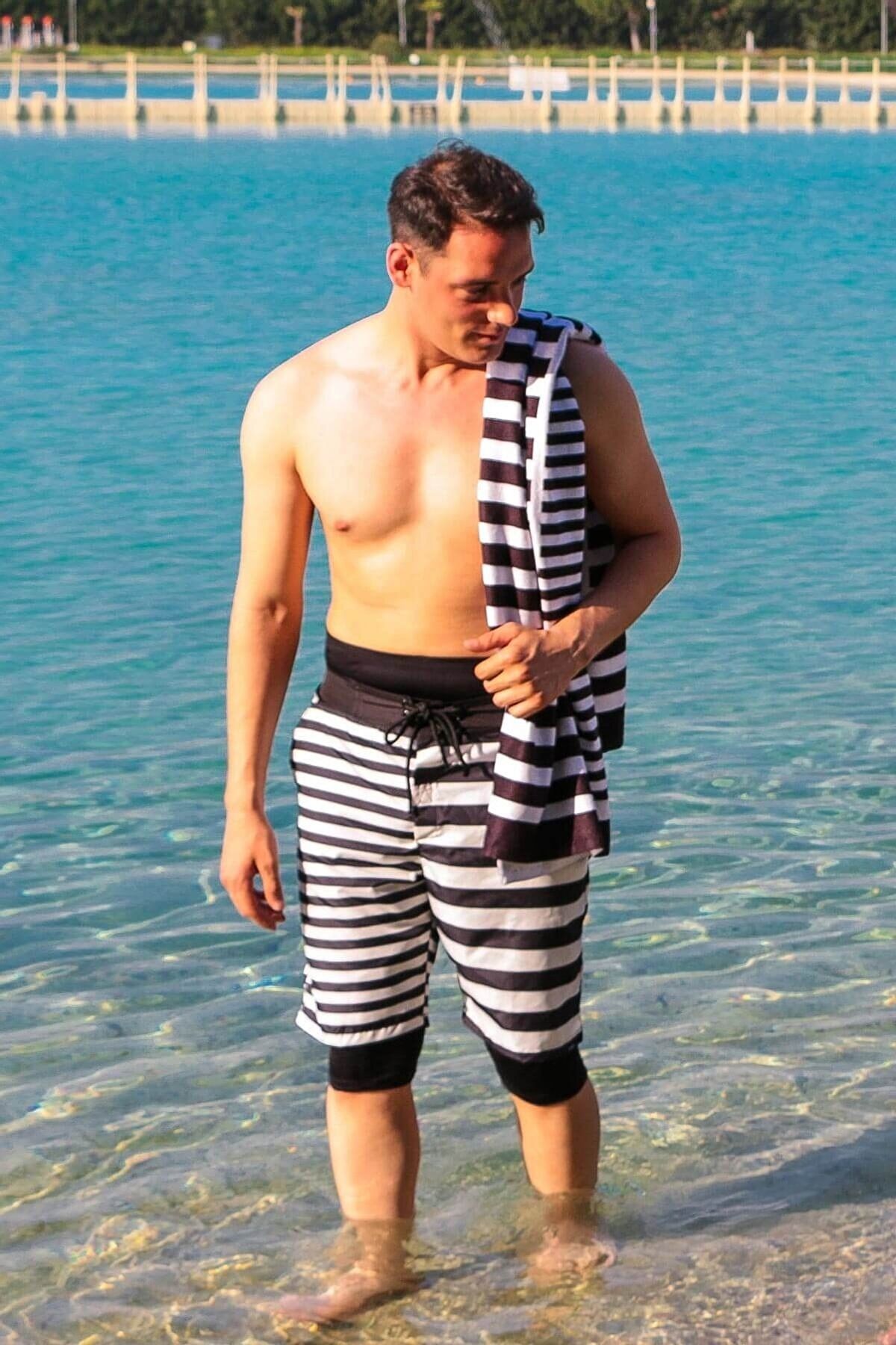 Marina Erkek Siyah Beyaz Çizgili Tesettür Mayo Deniz Şortu S2102