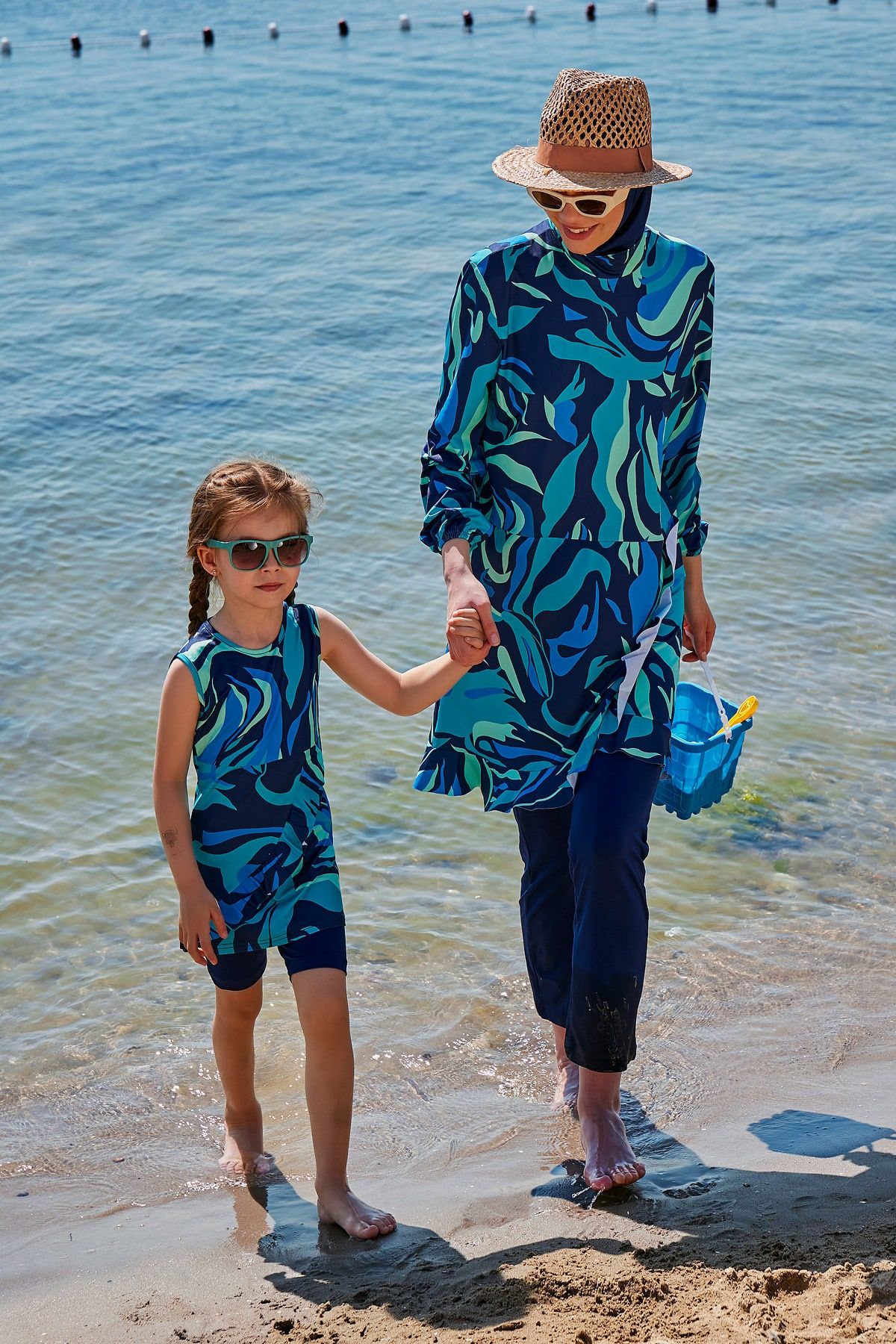 Etekli Kolsuz Lacivert Kız Çocuk Mayo K2334 Ürün ana görseli