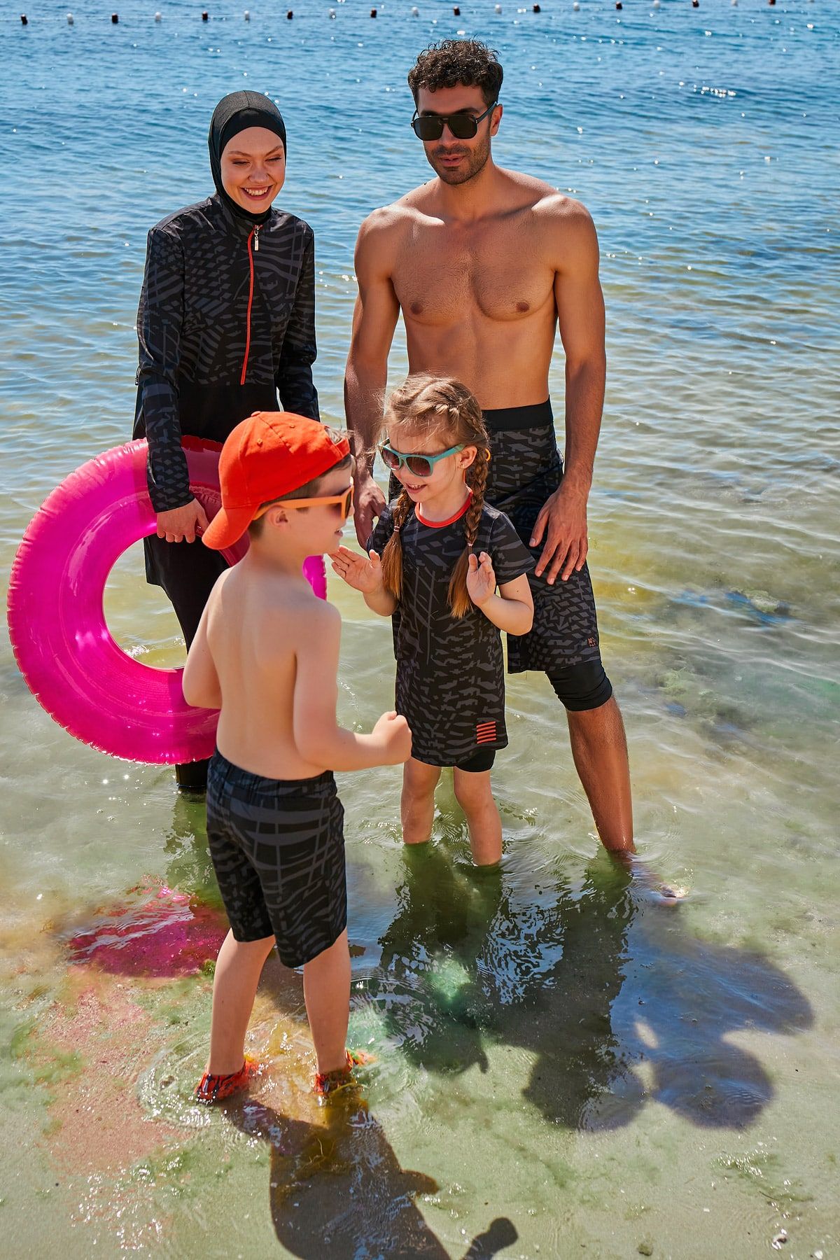 Taytlı Kolsuz Siyah Kız Çocuk Mayo K2335