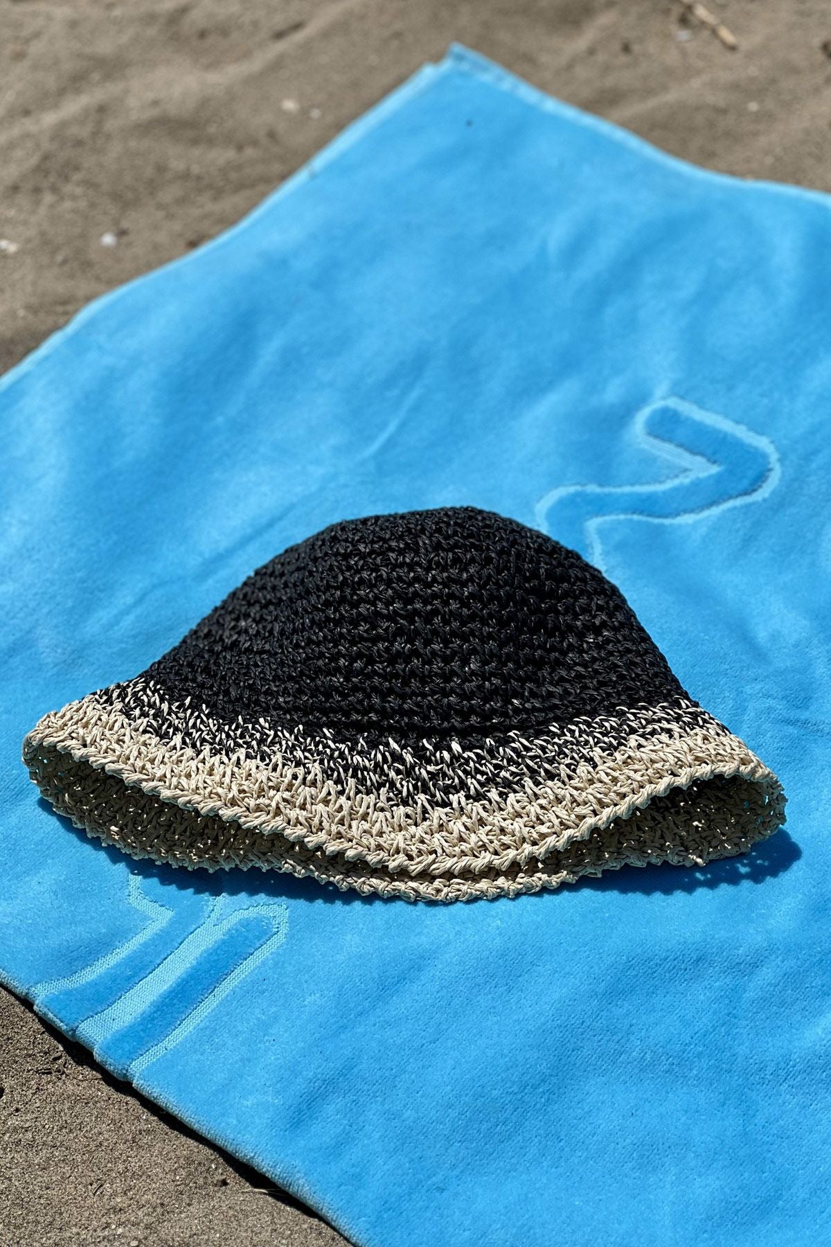 El Örgüsü Siyah Hasır Şapka 14404