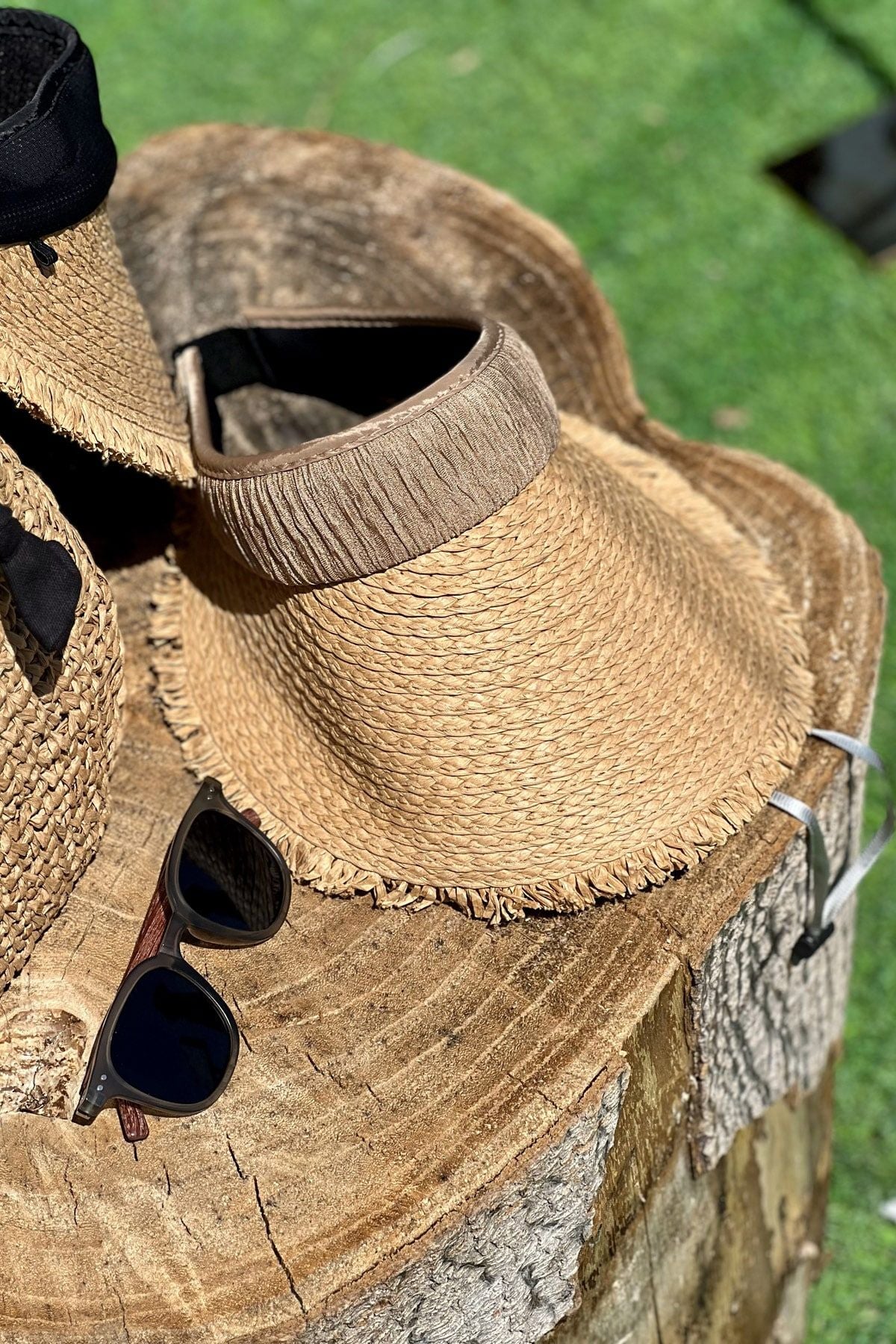 Şeritli Camel Hasır Vizör Şapka 14634 Ürün ikincil görseli