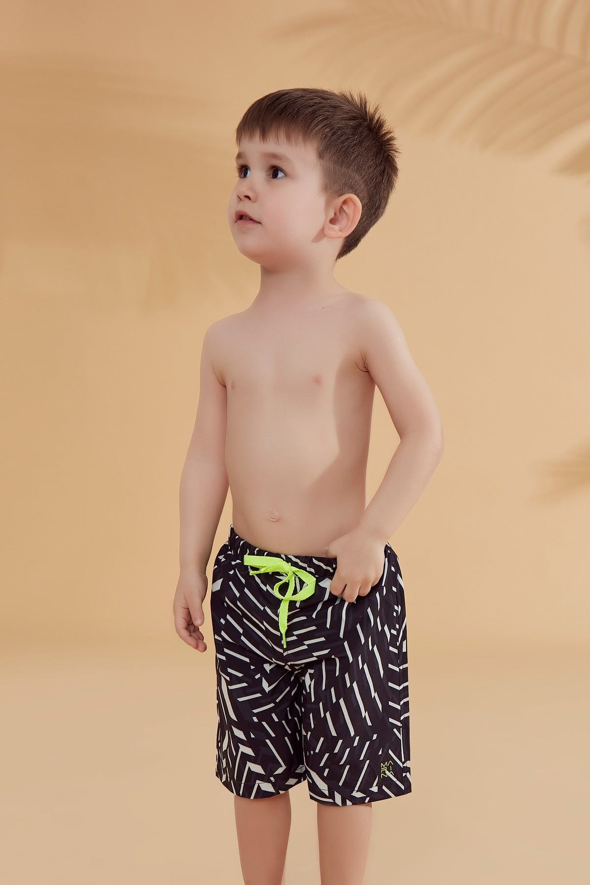 Siyah Çizgili Erkek Çocuk Şort B2363