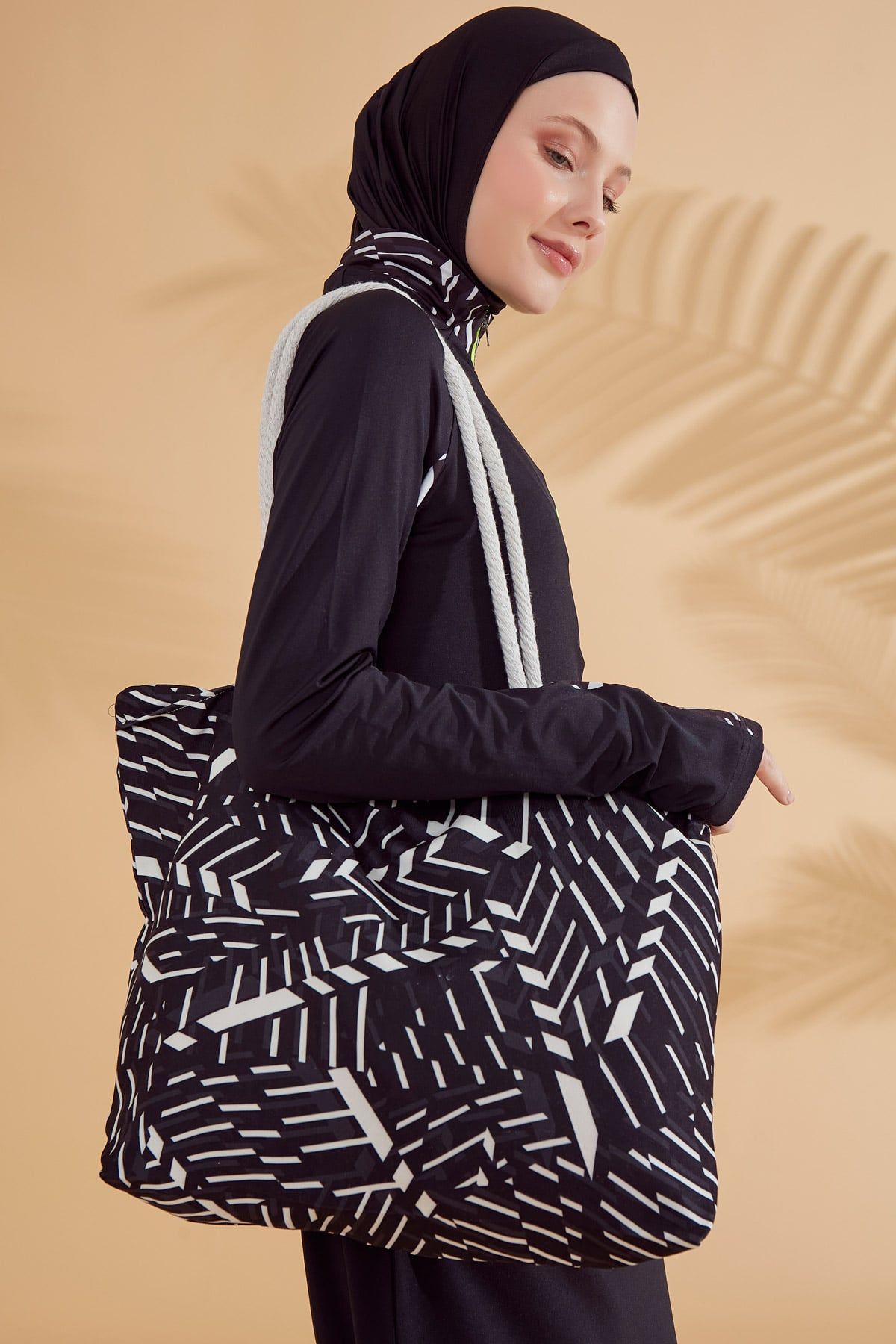 Marina Siyah Çizgi Desenli Plaj Çantası C2326