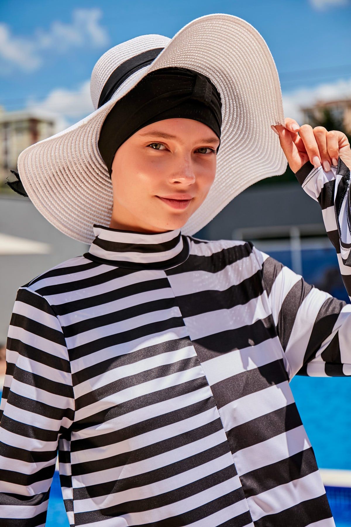 Fiyonklu Beyaz Geniş Hasır Şapka 1423218 Ürün ana görseli