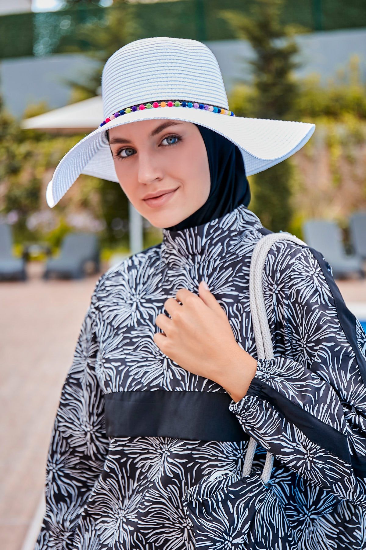 Ponpon Şeritli Geniş Hasır Beyaz Şapka 1423216