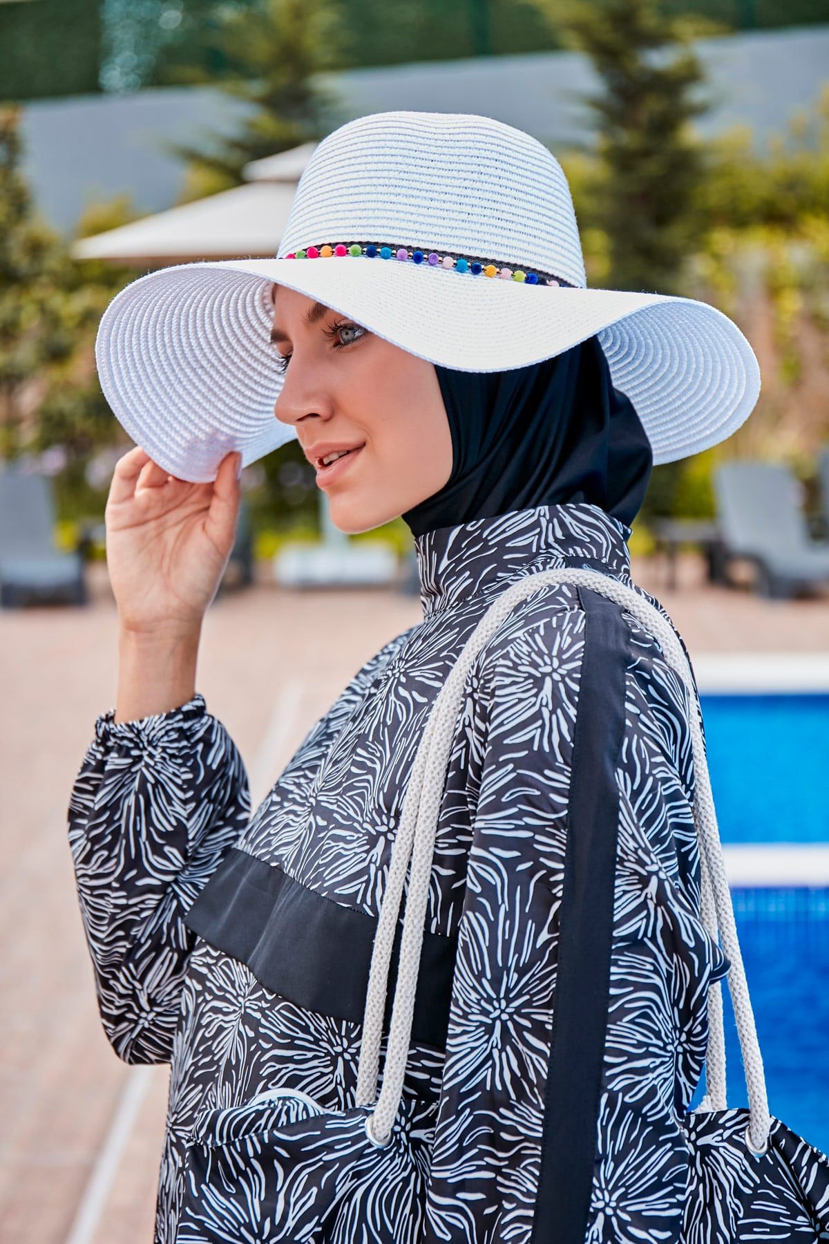 Ponpon Şeritli Geniş Hasır Beyaz Şapka 1423216