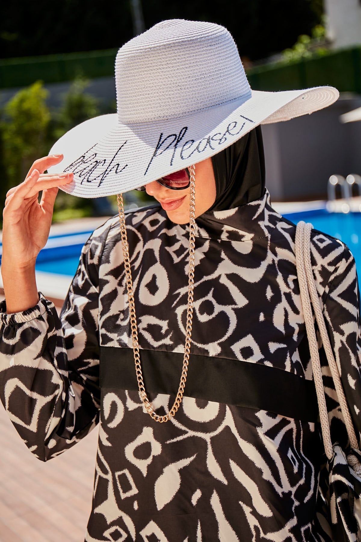 Yazılı Beyaz Hasır Kloş Şapka 142329