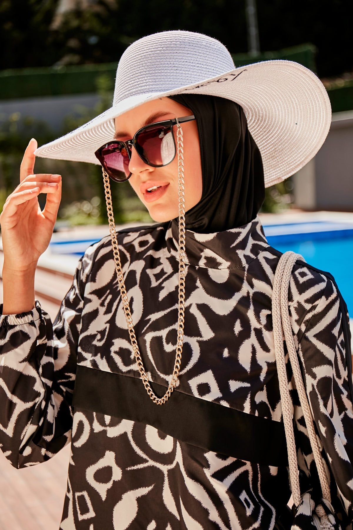 Yazılı Beyaz Hasır Kloş Şapka 142329