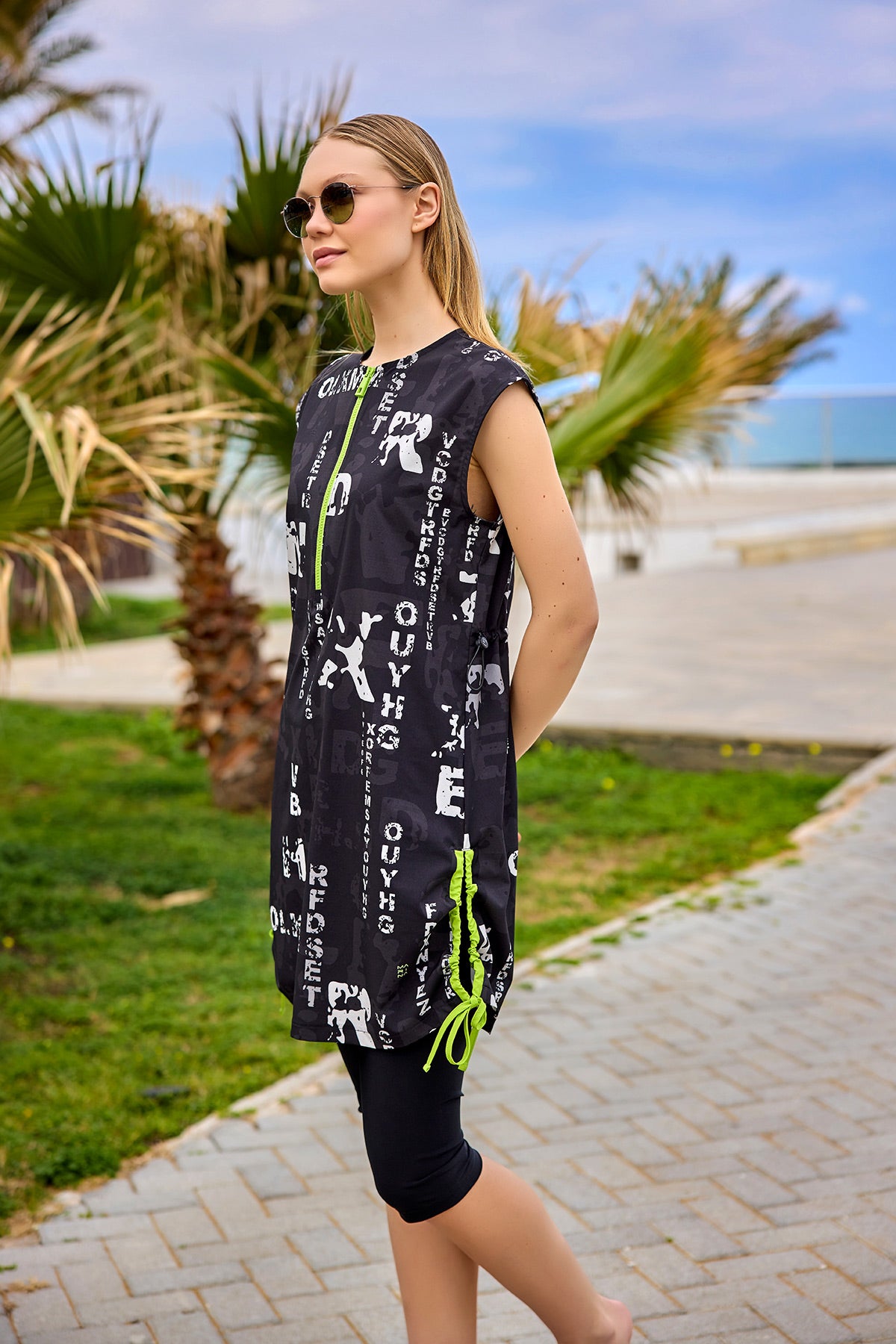 Marina Siyah Yarı Kapalı Desenli Mayo - H2506 Ürün ikincil görseli