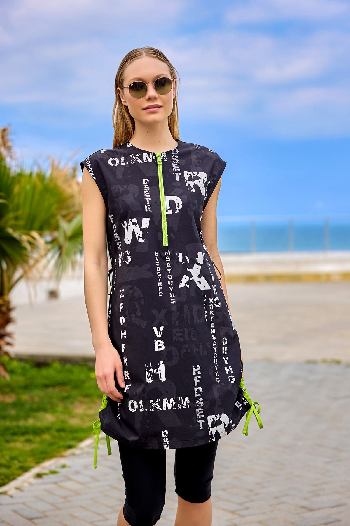 Marina Siyah Yarı Kapalı Desenli Mayo - H2506