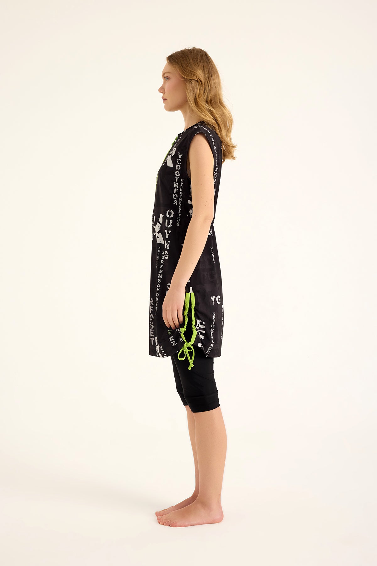 Marina Siyah Yarı Kapalı Desenli Mayo - H2506