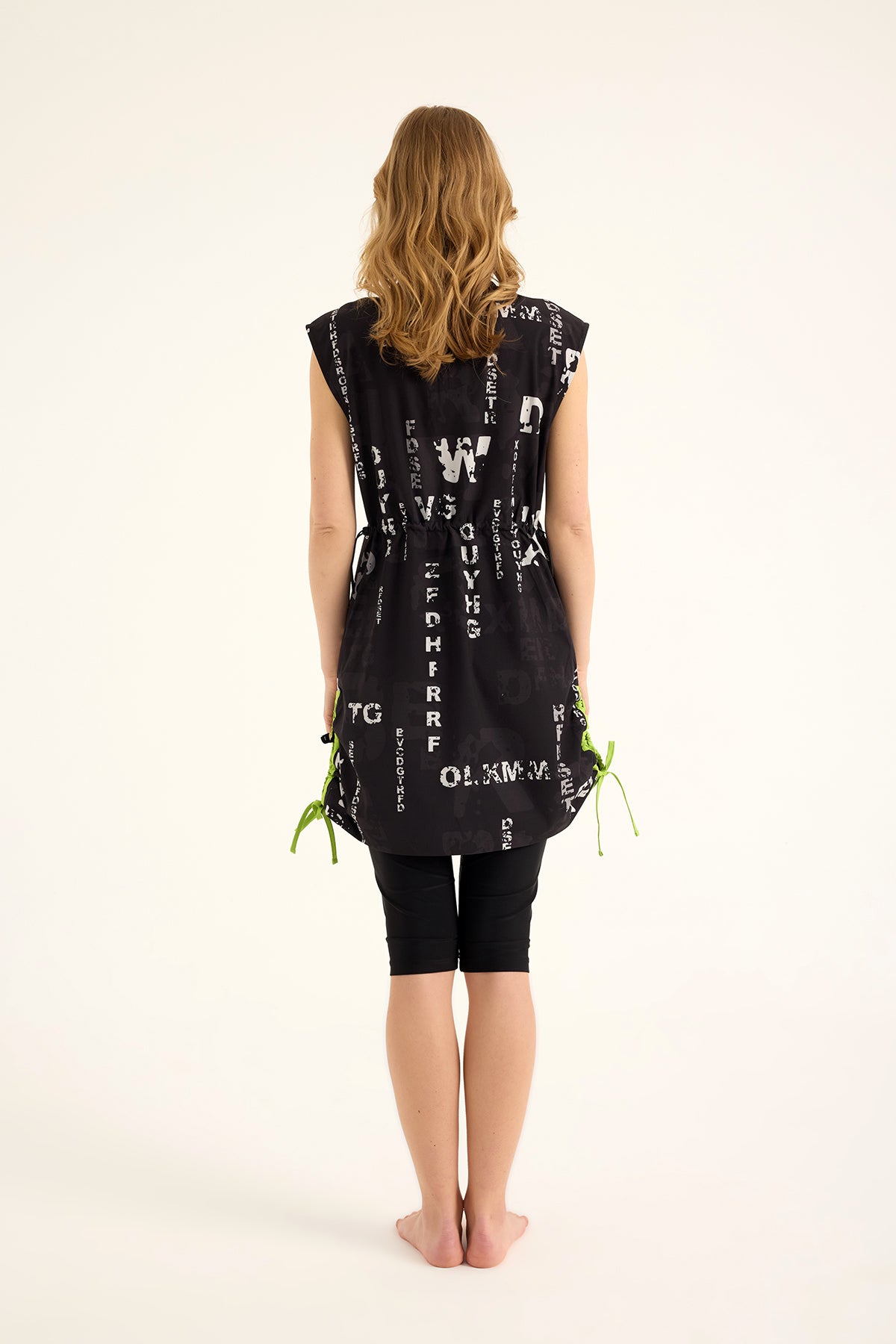 Marina Siyah Yarı Kapalı Desenli Mayo - H2506