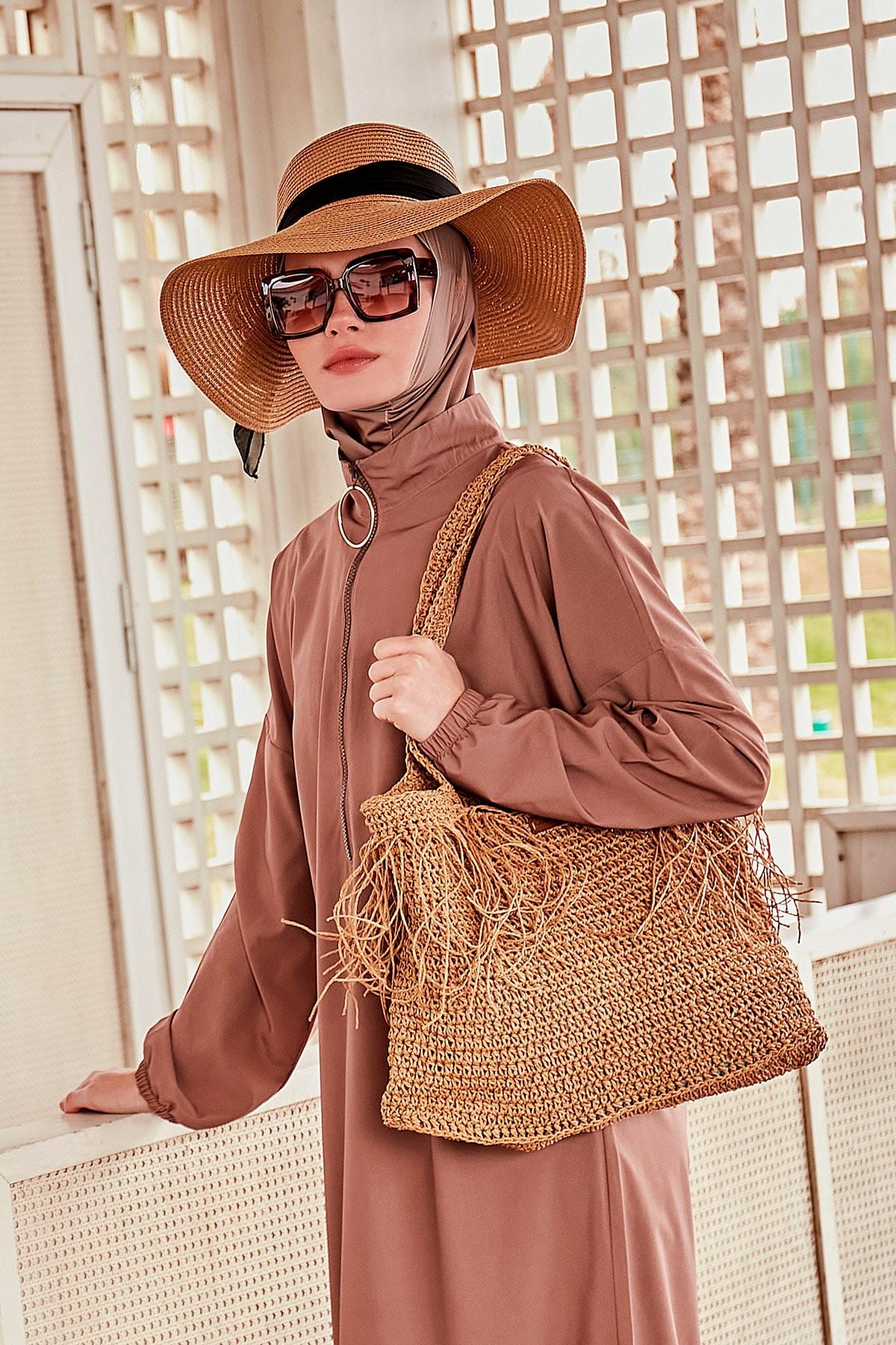 El Örgüsü Bej Hasır Çanta C2419