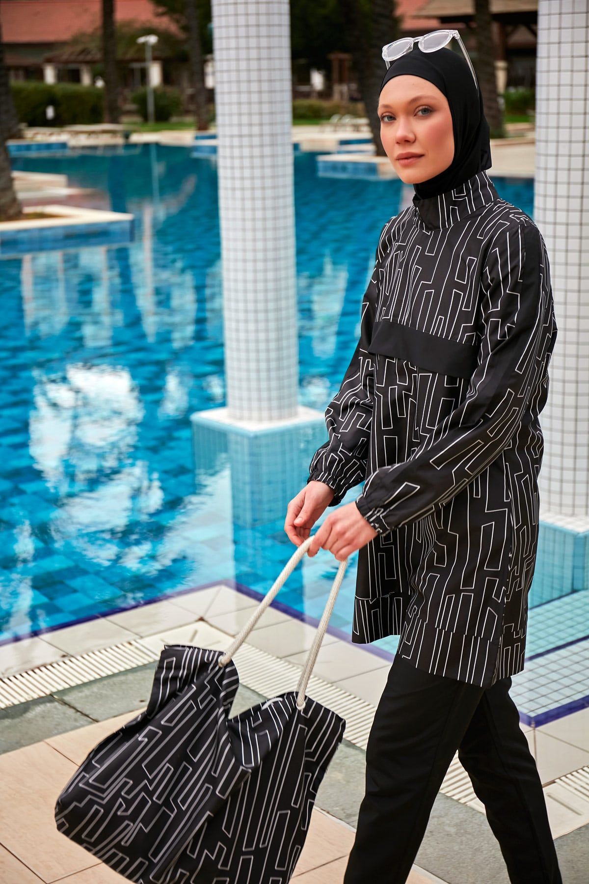 Desenli Tam Kapalı Tesettür Mayo R2406