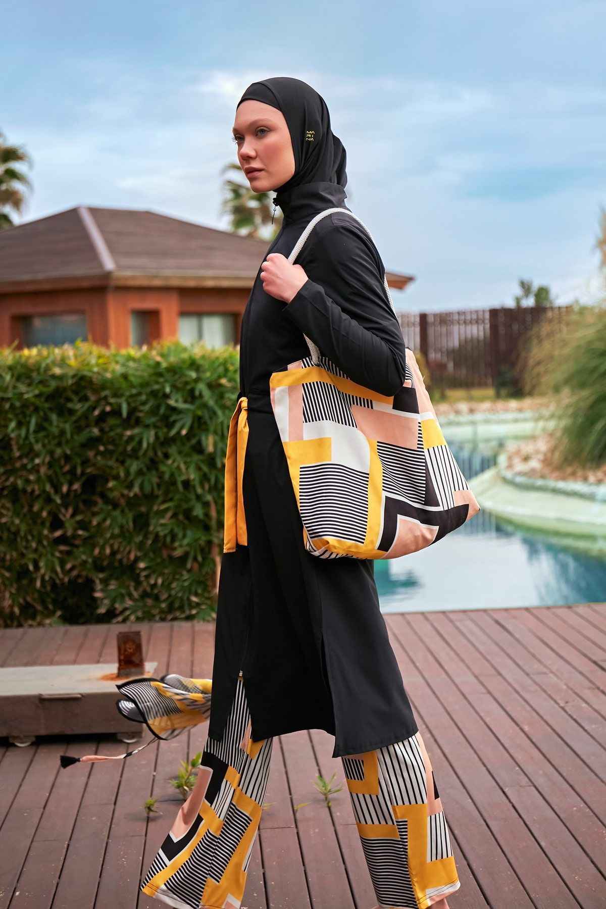 Paraşüt Kumaş Siyah Tam Kapalı Tesettür Mayo M2422