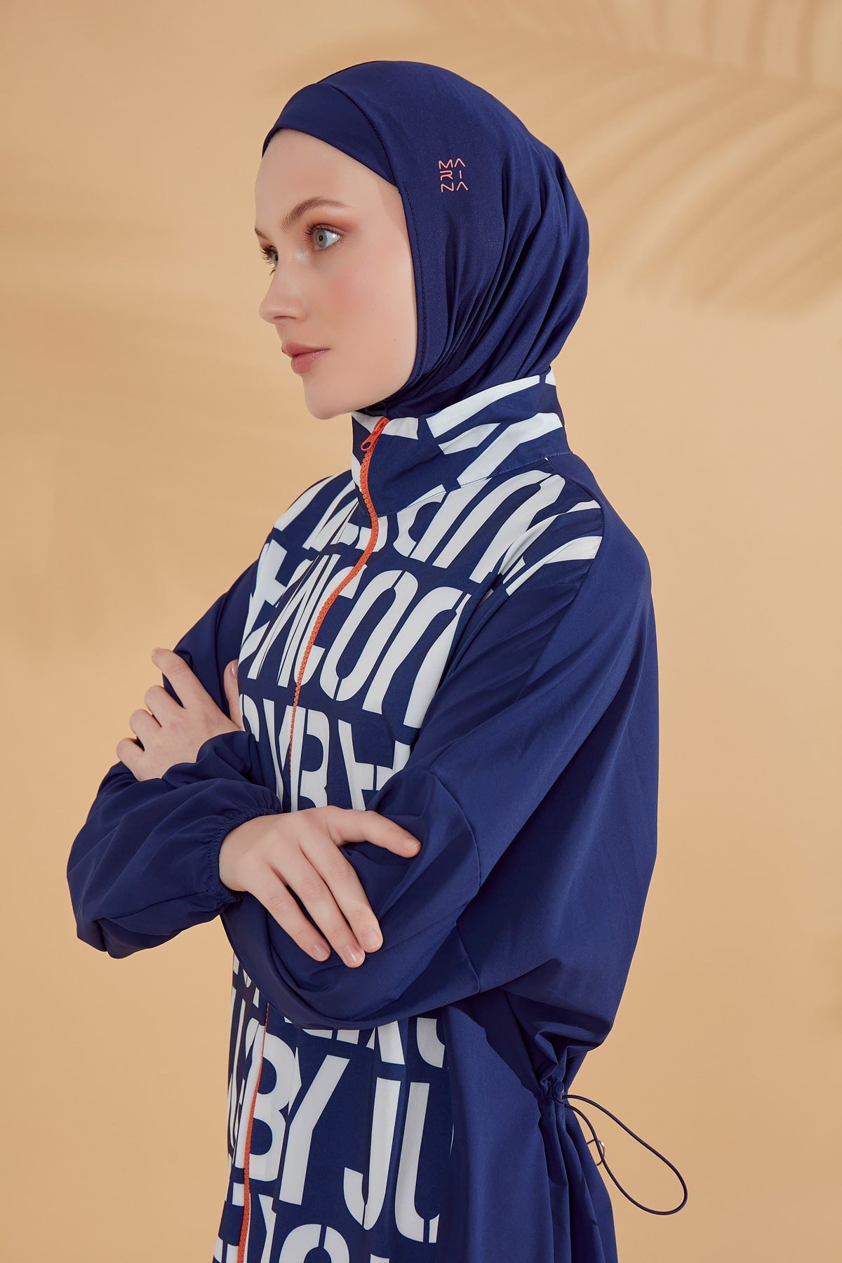 Genç Kız Garson Boy Tesettür Mayo Yazı Baskılı Lacivert Neon Fermuarlı 4'lü Set G2301-1